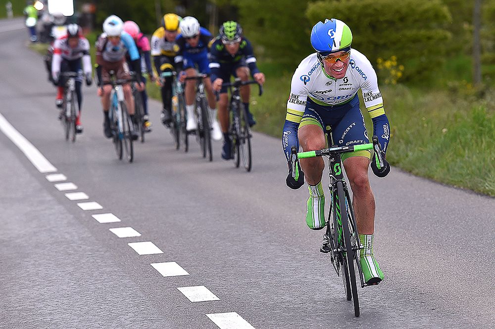 Michael Albasini attacks the breakaway group during the final Romandie stage