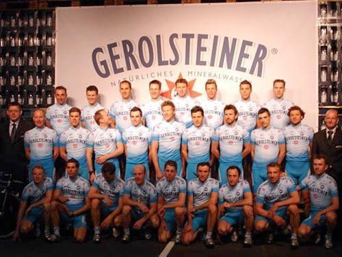 The full 2005 Gerolsteiner team with manager Hans-Michael Holczer (left)