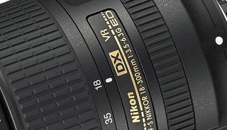 Nikon AF-S DX Nikkor 18-300mm f/3.5-6.3G ED VR