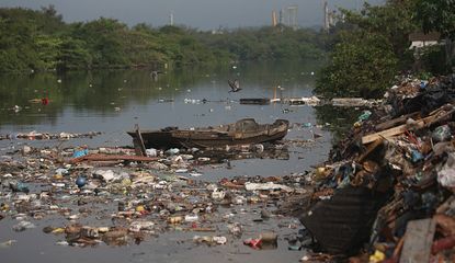 The polluted Cunha canal.
