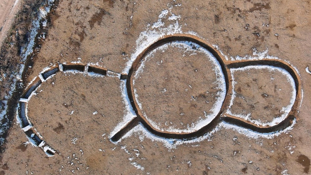 'Unprecedented' discovery of mysterious circular monument near 2 necropolises found in France