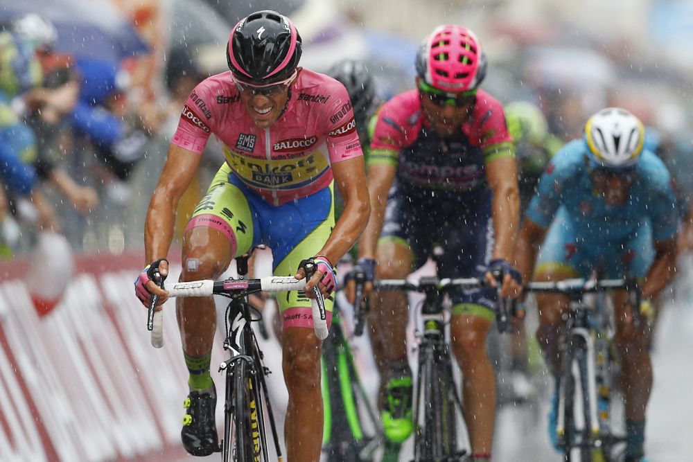 Alberto Contador gained more time on Aru at the finish