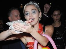 Miley Money L