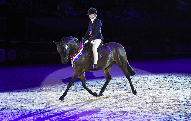 Jessica Renshaw-smith riding WYCROFT NEW DIMENSION owned by M.A. Mackay