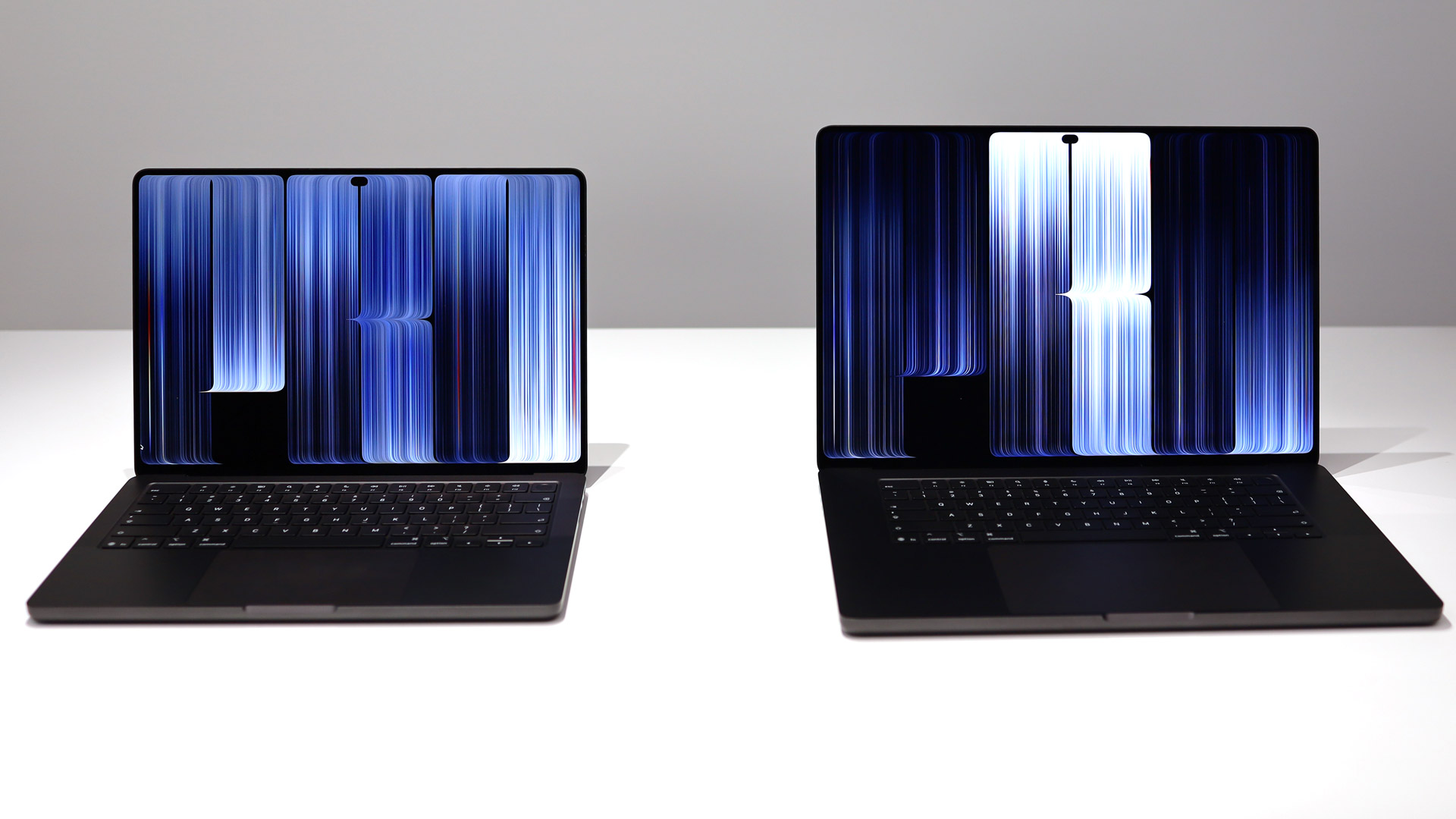 Apple Touchscreen MacBook PROLED XDR analysis