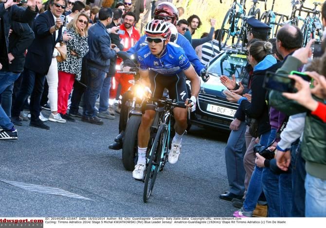 Michał Kwiatkowski climbs the Muro di Guardiagrele