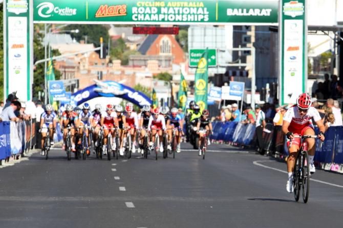 Rebecca Werner (Specialized - Securitor) tries her luck at the front