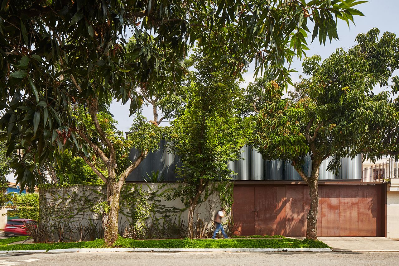 box house by flavio castro in sao paulo