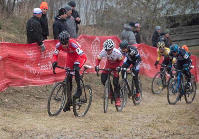 Yannik Eckmann leads the main group of pursuers on the climb
