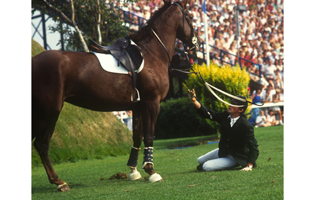 greg-mangan-and-lahorna-queen-1990