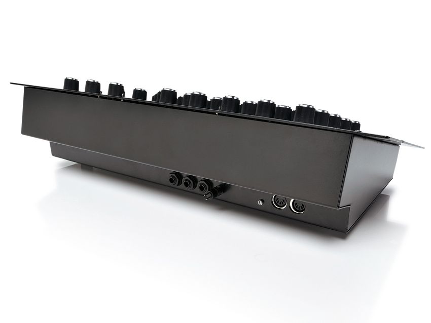 The Leipzig-S has a tough metal case.