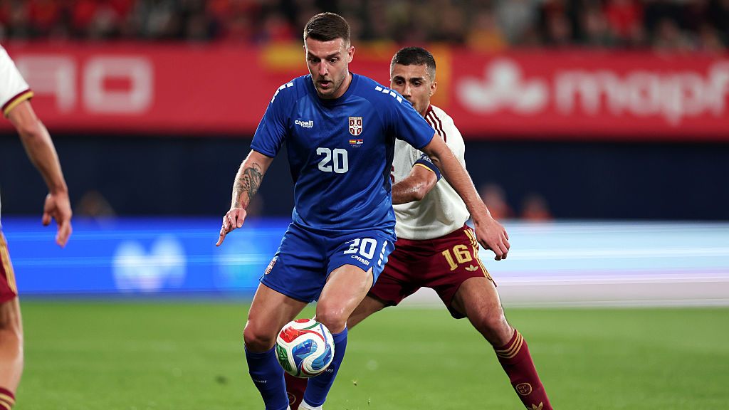 Sergeij Milinkovic-Savic controls the ball