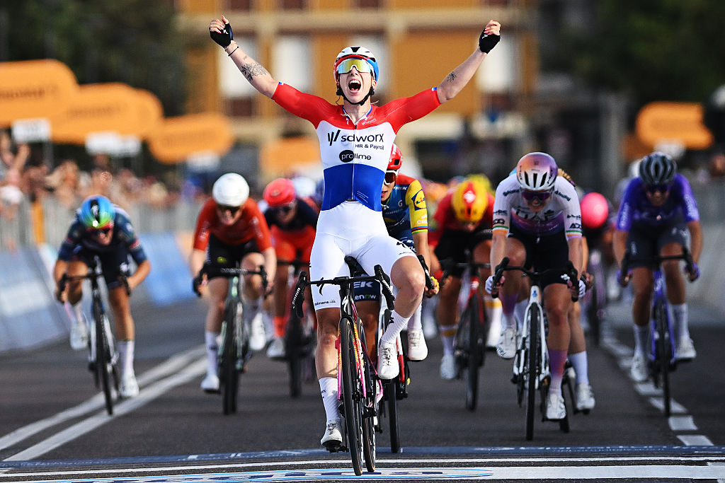 As it happened: The sprinters have their day in Ravenna at stage 1 of the Giro d'Italia Women