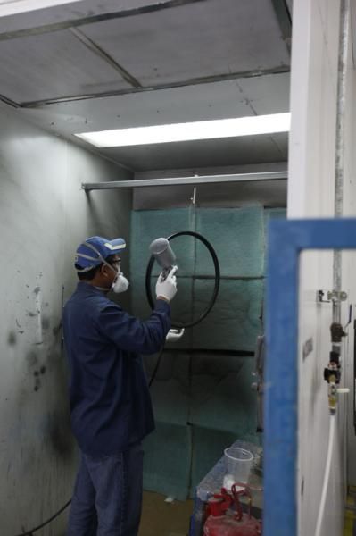 Each rim has to be painted in order to use Easton's preferred water-transfer decals.