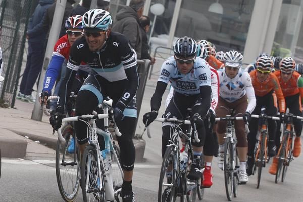 Fabian Cancellara (Leopard - Trek) rolls out with the bunch
