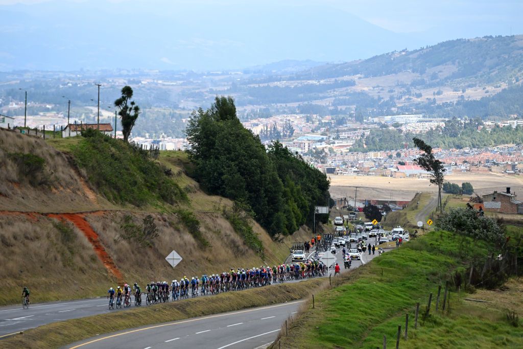 SANTA ROSA DE VITERBO COLOMBIA FEBRUARY 07 A general view of the peloton competing during the 4th Tour Colombia 2024 Stage 2 a 1686km stage from Paipa to Santa Rosa de Viterbo 2751m on February 07 2024 in Santa Rosa de Viterbo Colombia Photo by Maximiliano BlancoGetty Images