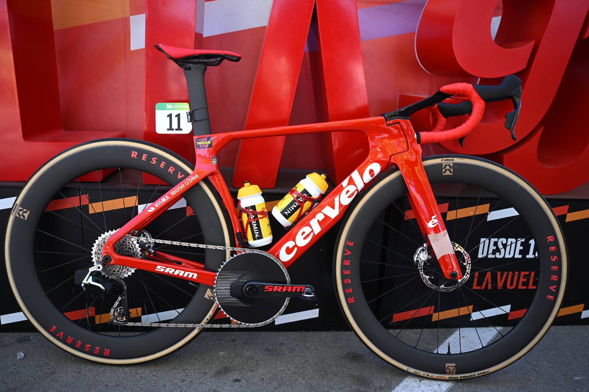 Jonas Vingegaard candy-red Cervélo S5 arrived for the final stage of the Vuelta 2025 