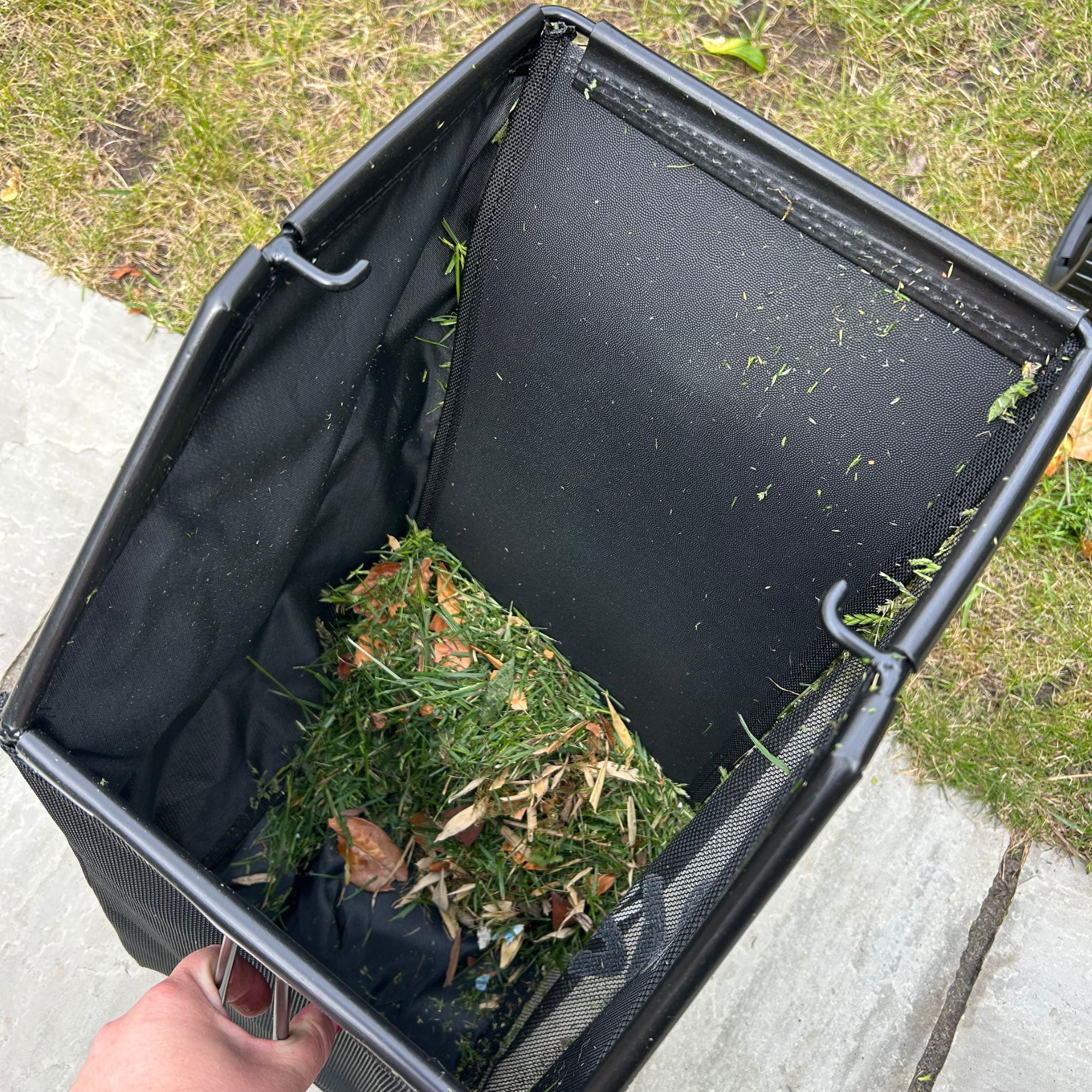 Ryobi lawnmower bag with clippings