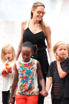 Angelina Jolie takes her children to Sydney Aquarium