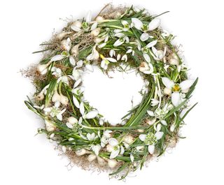 winter decor after Christmas a wreath made from snowdrops