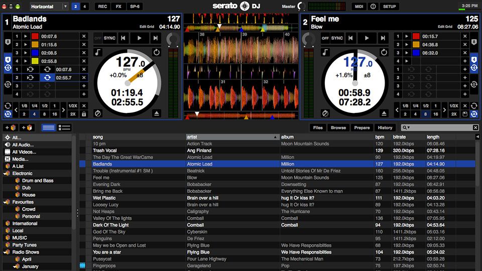 Serato DJ: two decks with horizontal waveforms