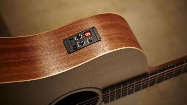 The ES-B preamp is basic but works well in practice