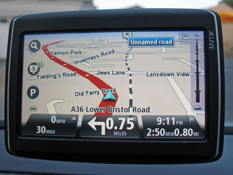 TomTom Go Live 825 Features and performance TomTom Go Live 825