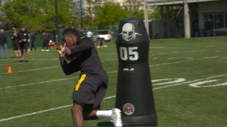 Robotic tackling dummy