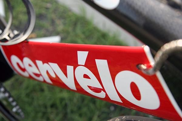 The airfoil-shaped downtube, one of the trademarks of a Cerv&eacute;lo bike.