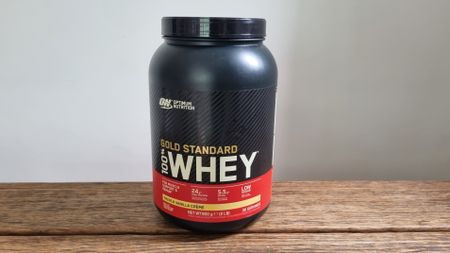 Optimum Nutrition GOld Standard 100% whey french vanilla creme flavor