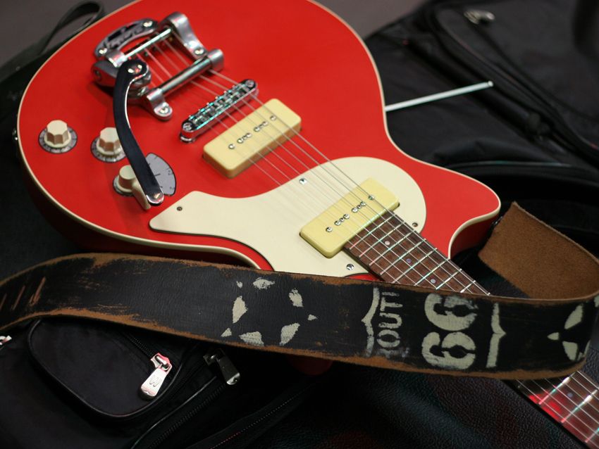 Framus Earl Slick Signature model (red)