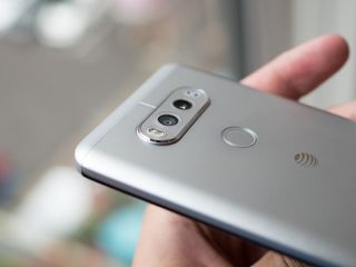 LG V20