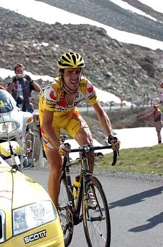 Koldo Gil (Saunier Duval-Prodir) climbing like an angel.