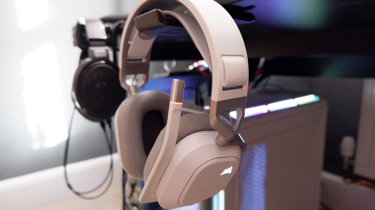 Corsair HS80 RGB Wireless Review: All a Gaming Headset Needs