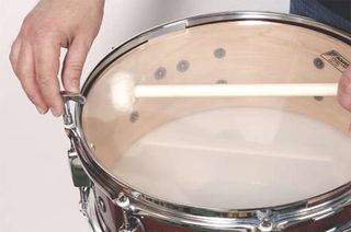 Snare drum tuning