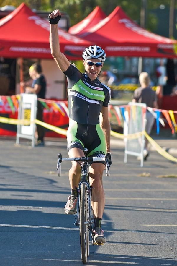 Jeremey Powers (Cannondale/Cyclocrossworld) won the second round in Ohio