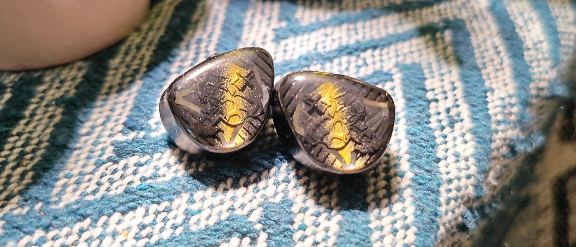 These earphones are the  sonic equivalent of sunburn