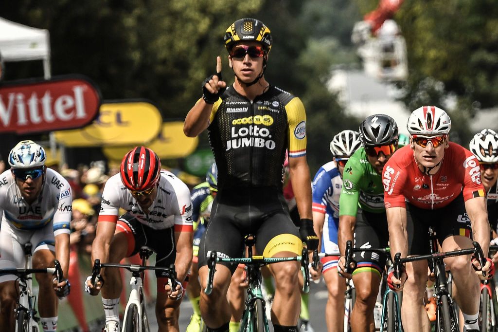 Dylan Groenewegen wins the stage
