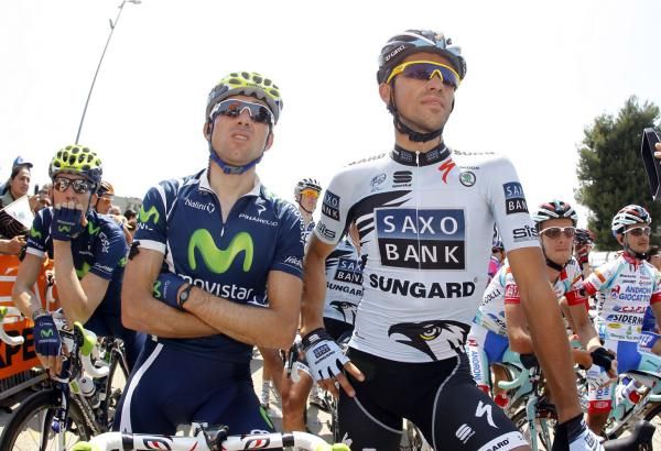 David Arroyo (Movistar) and Alberto Contador (Saxo Bank-SunGard) await the start
