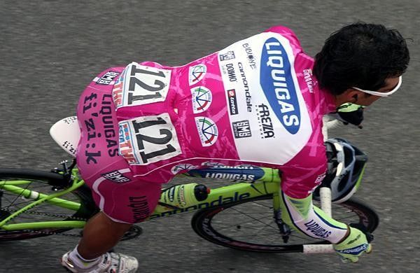 Daniele Bennati (Liquigas), winner of stage three, rolls out in the maglia ciclamino.