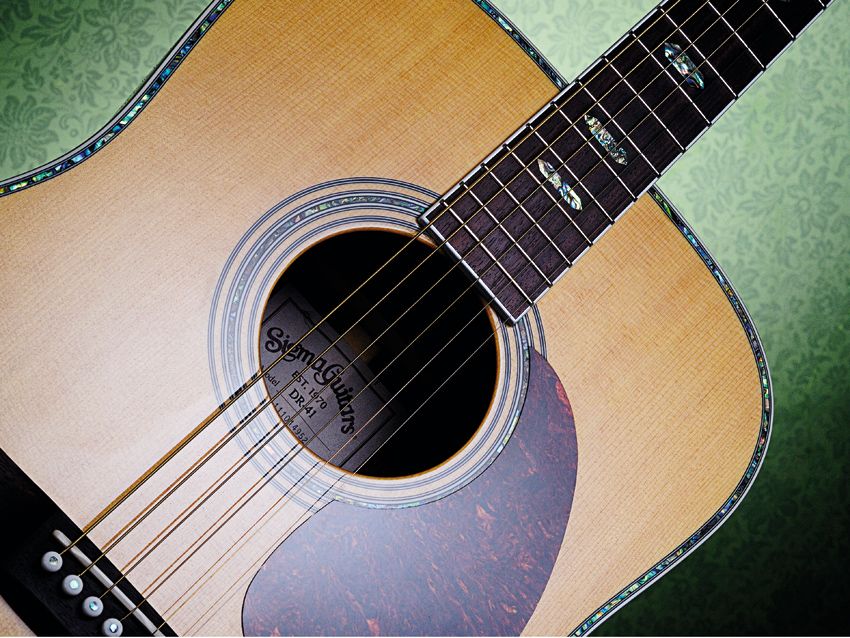 A tortoiseshell pickguard ensures the DR-41 makes an immediate visual impact&hellip;