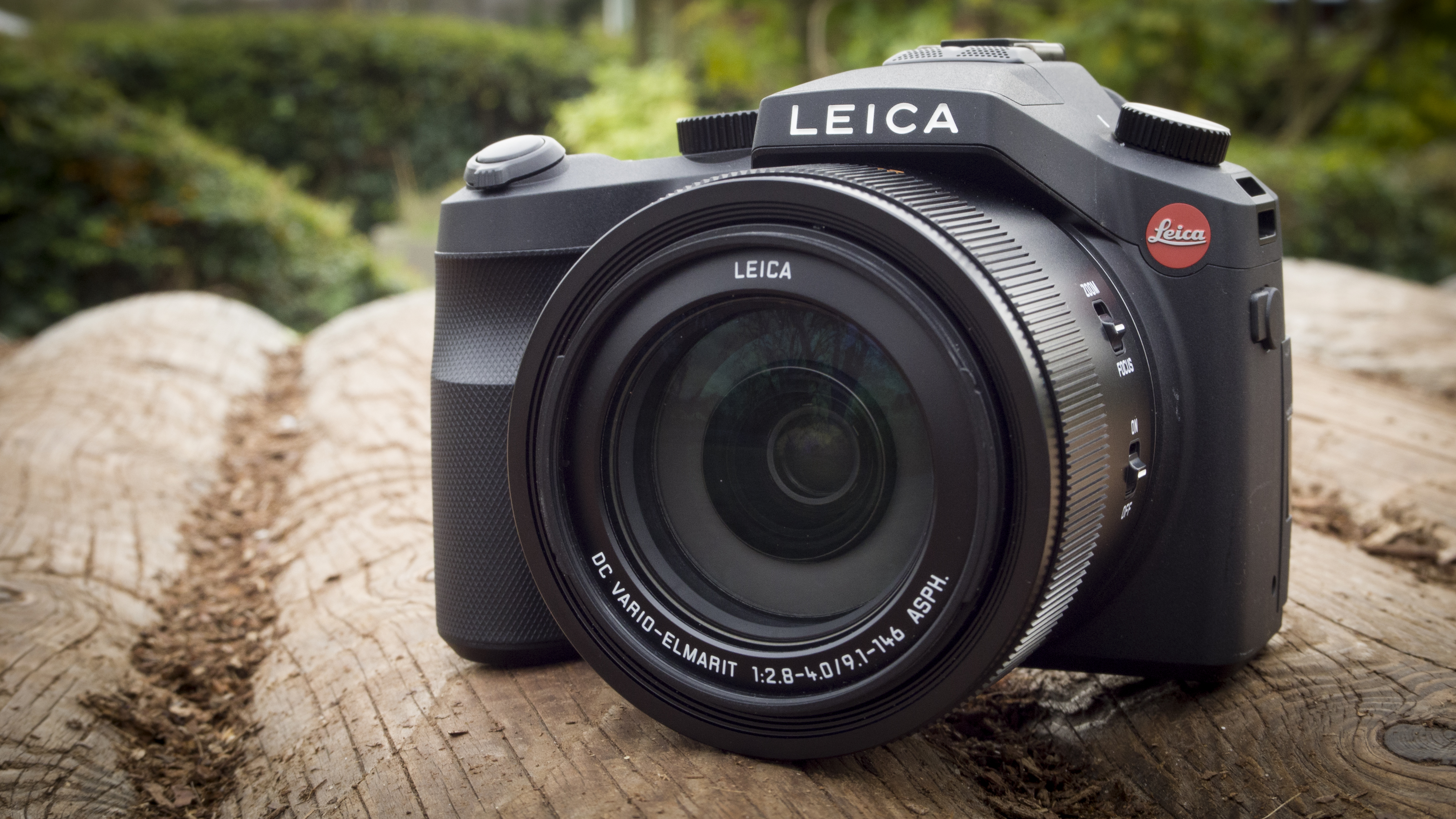 Build and handling - Leica V-Lux (Typ 114) review - Page 2 | TechRadar