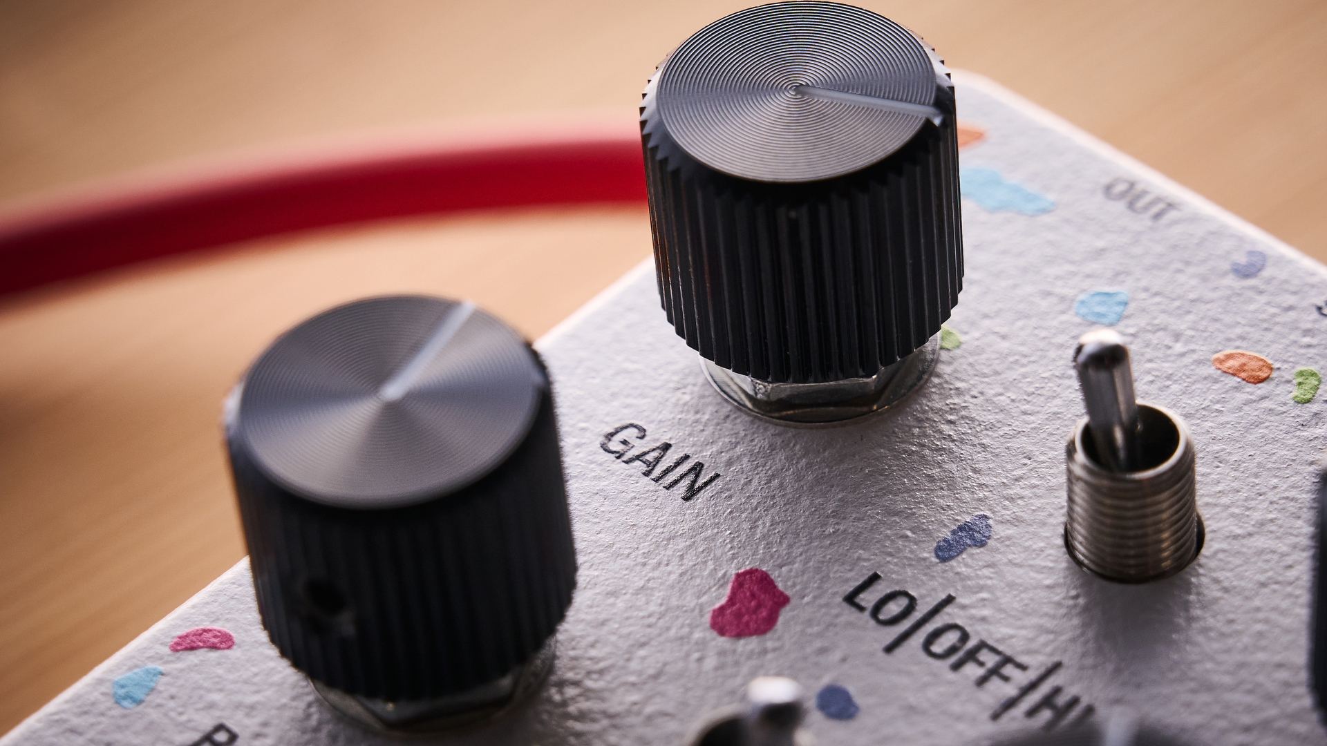 Close up of the gain knob on the Attic Audio Putty Saturation Preamp pedal