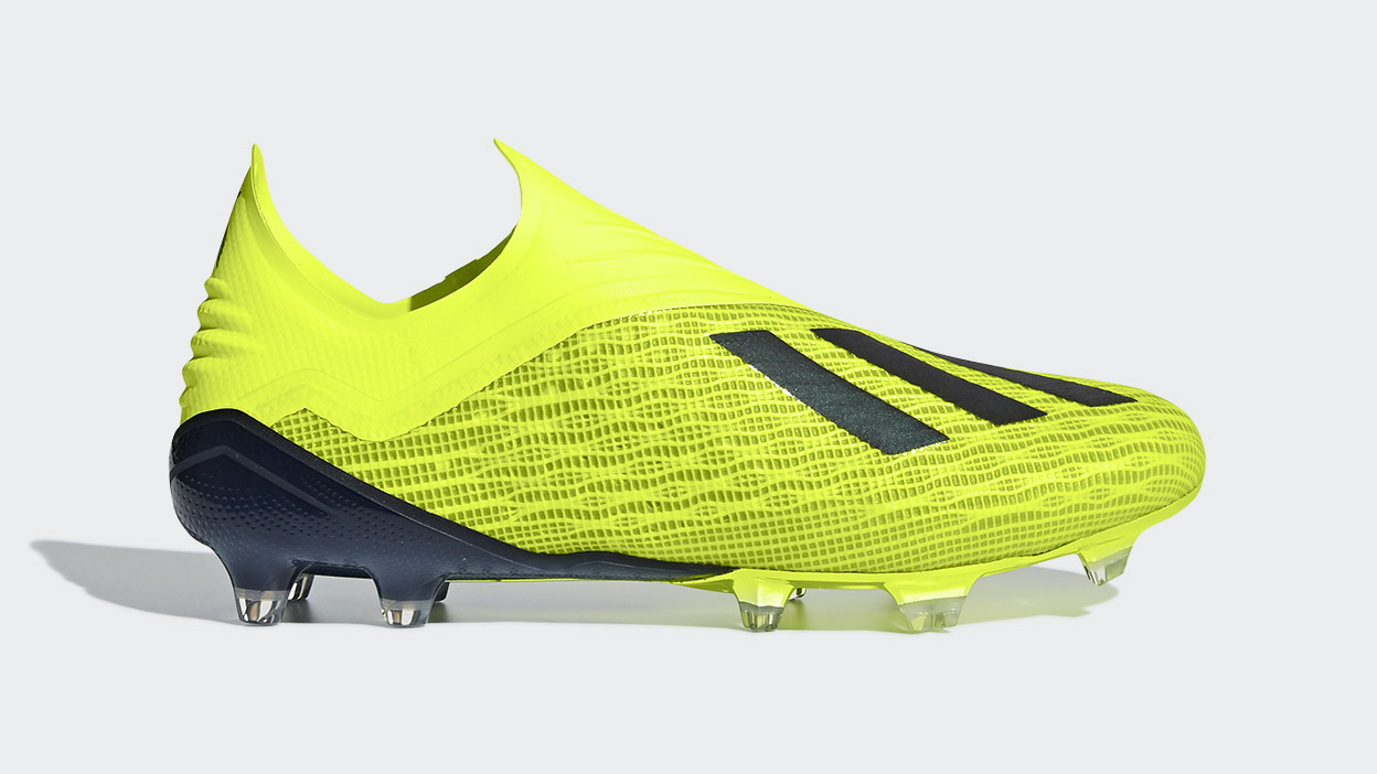 plus 11 football boots