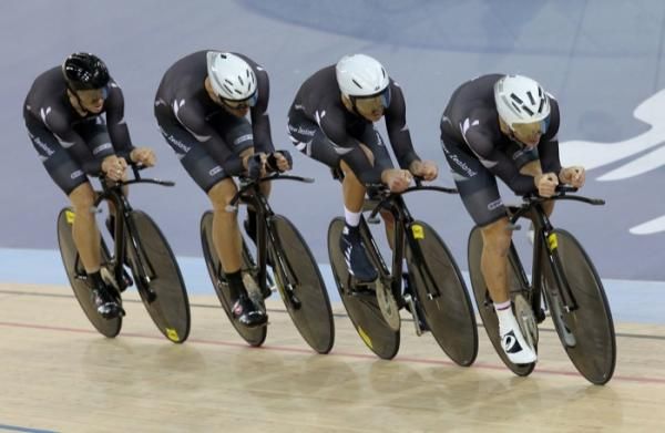 Kiwis on their way to the team pursuit bronze