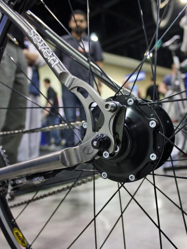 Seven's Rohloff dropout option is neat and clean.