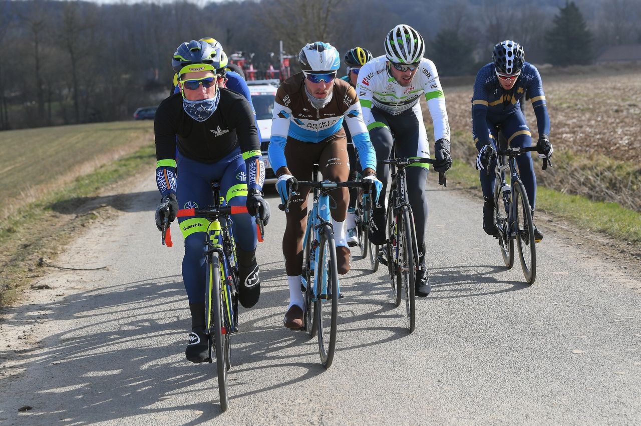 The early breakaway at Le Samyn