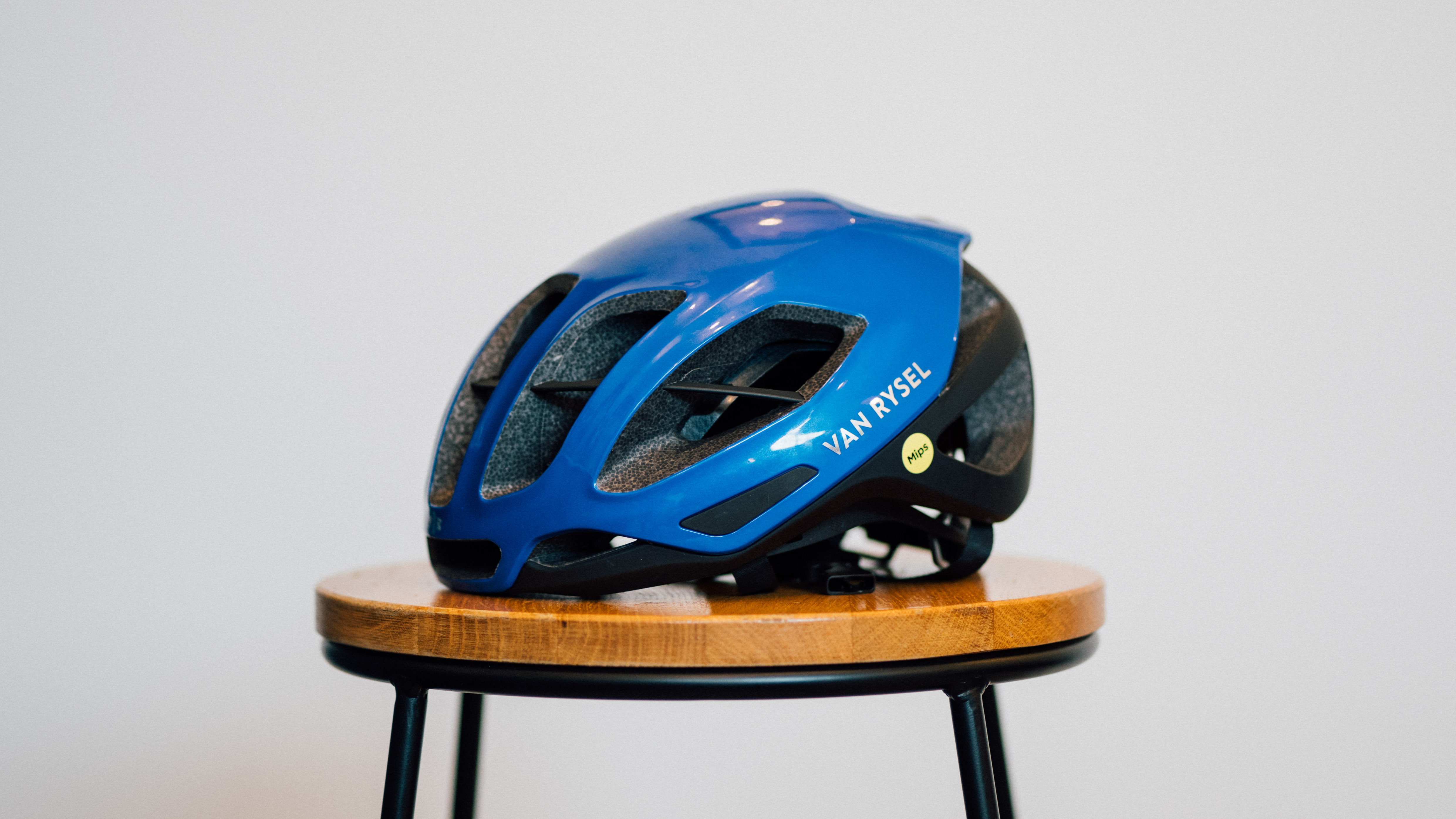 Van Rysel RCR MIPS helmet