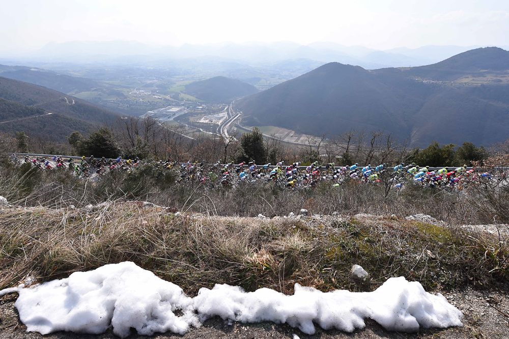 Snow along the route of Paris-Nice stage 6.