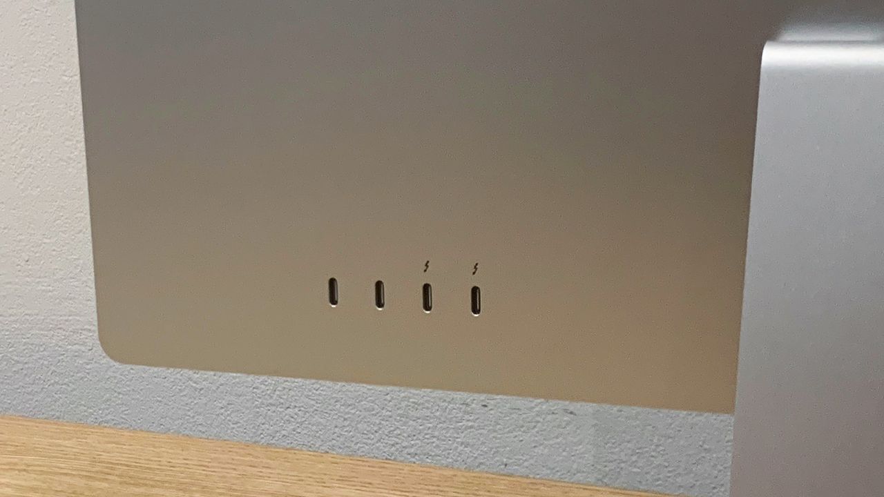 A photograph of the rear ports of the 24in 2021 Apple iMac